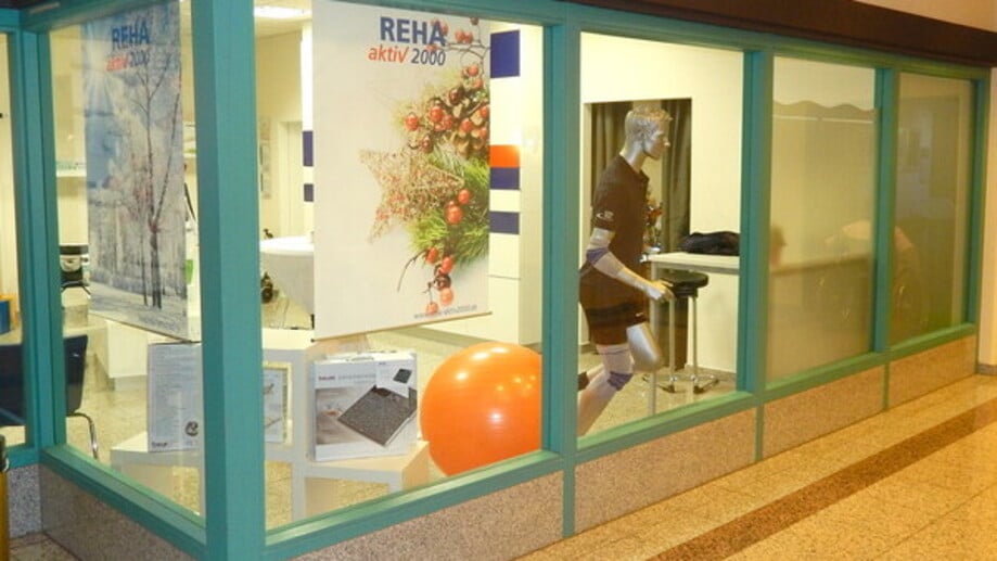 Reha Aktiv 2000 Aussenansicht Sanitätshaus in der m & i Fachklinik Bad Liebenstein Reha Aktiv 2000 Aussenansicht Sanitätshaus in der m & i Fachklinik Bad Liebenstein