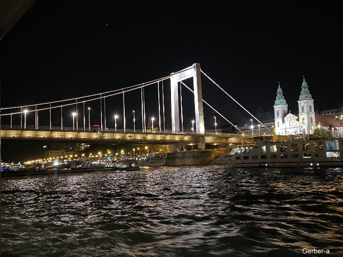 Elisabethbrücke Budapest.JPG