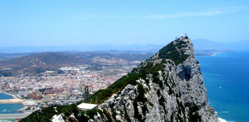 Gibraltar_Felsen und Stadt Algeciras.JPG