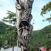 DSCI1097 Bildhauerkunst an einem lebenden Baum Pago-Pago