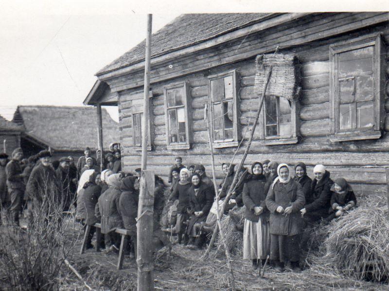 russische Dorfbevölkerung 1941.jpg