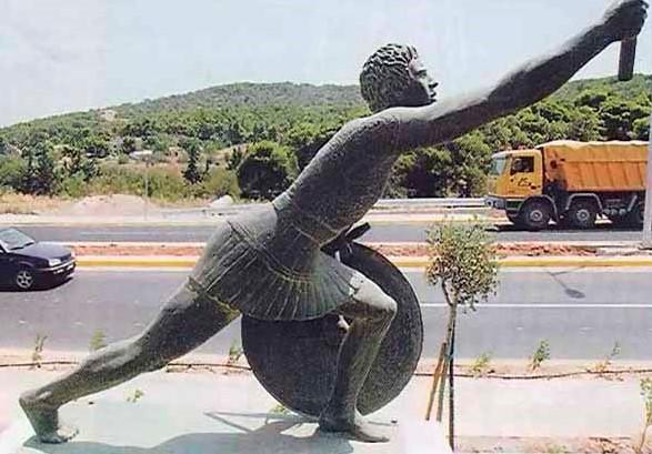 Statue_of_Pheidippides_along_the_Marathon_Road (2).jpg