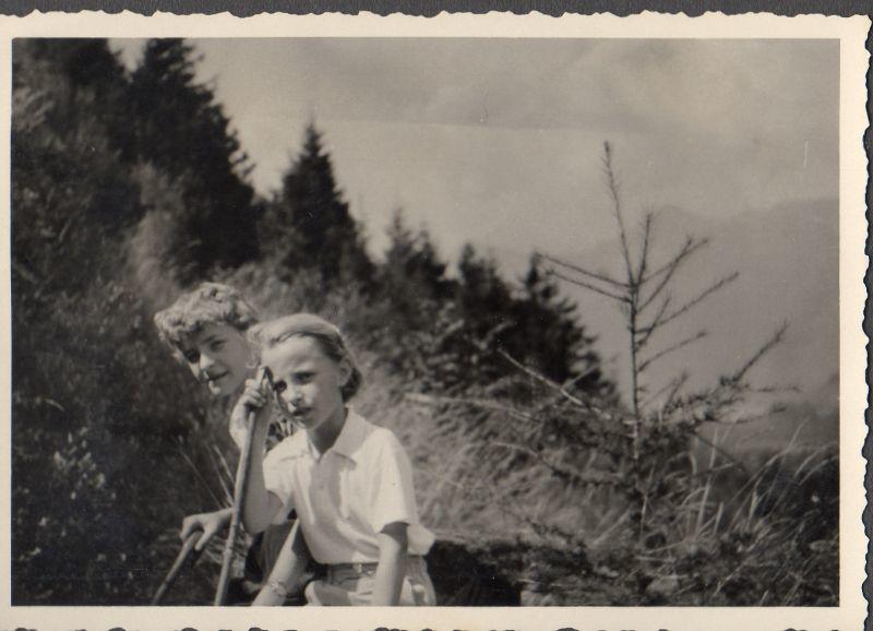 Aufstieg zur Bärenbadalm mit Anne 1952.jpg