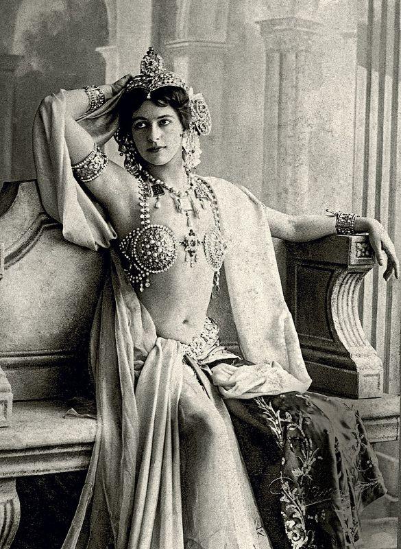 Mata Hari, 1906.jpg
