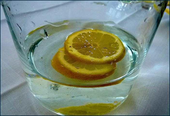 Zitronenwasser.jpg