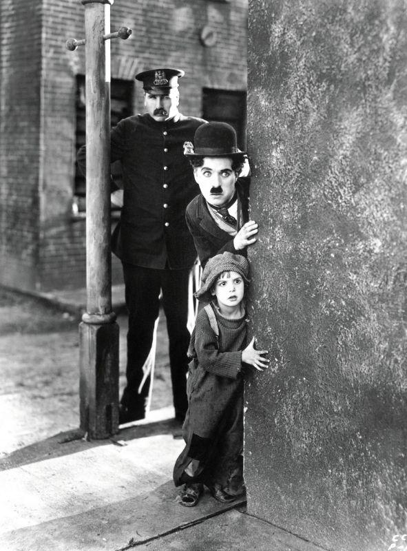 Chaplin_The_Kid_3.jpg