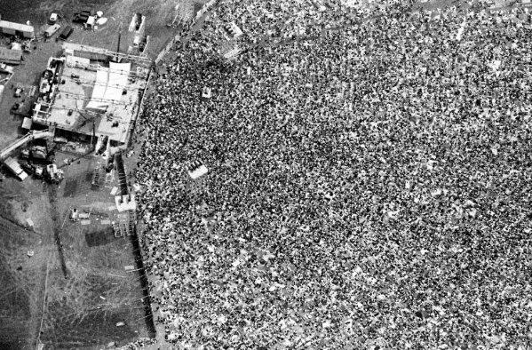 Das-erste-Woodstock-Festival.jpg