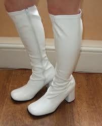 bf3f954d8392eac216e7fca89f4f0d89--white-boots-sexy-boots.jpg