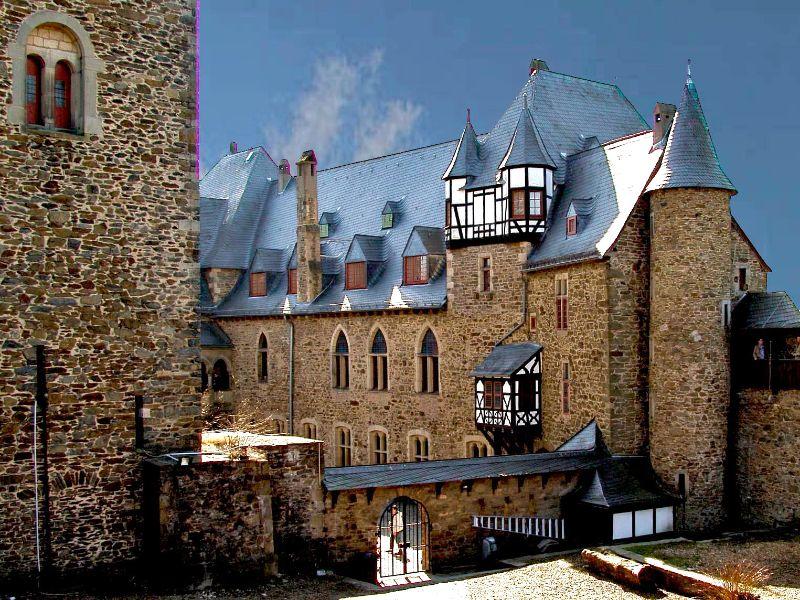 Schloss Burg.jpg