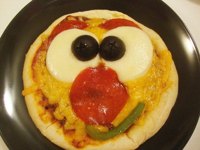 Smiley_Face_Pizza1.jpg