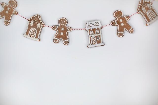 gingerbread-men-g8ae41d454_640.jpg